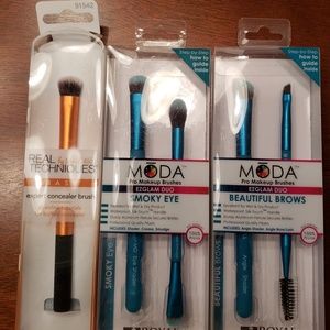 Real Techniques and Moda Makeup Brushes